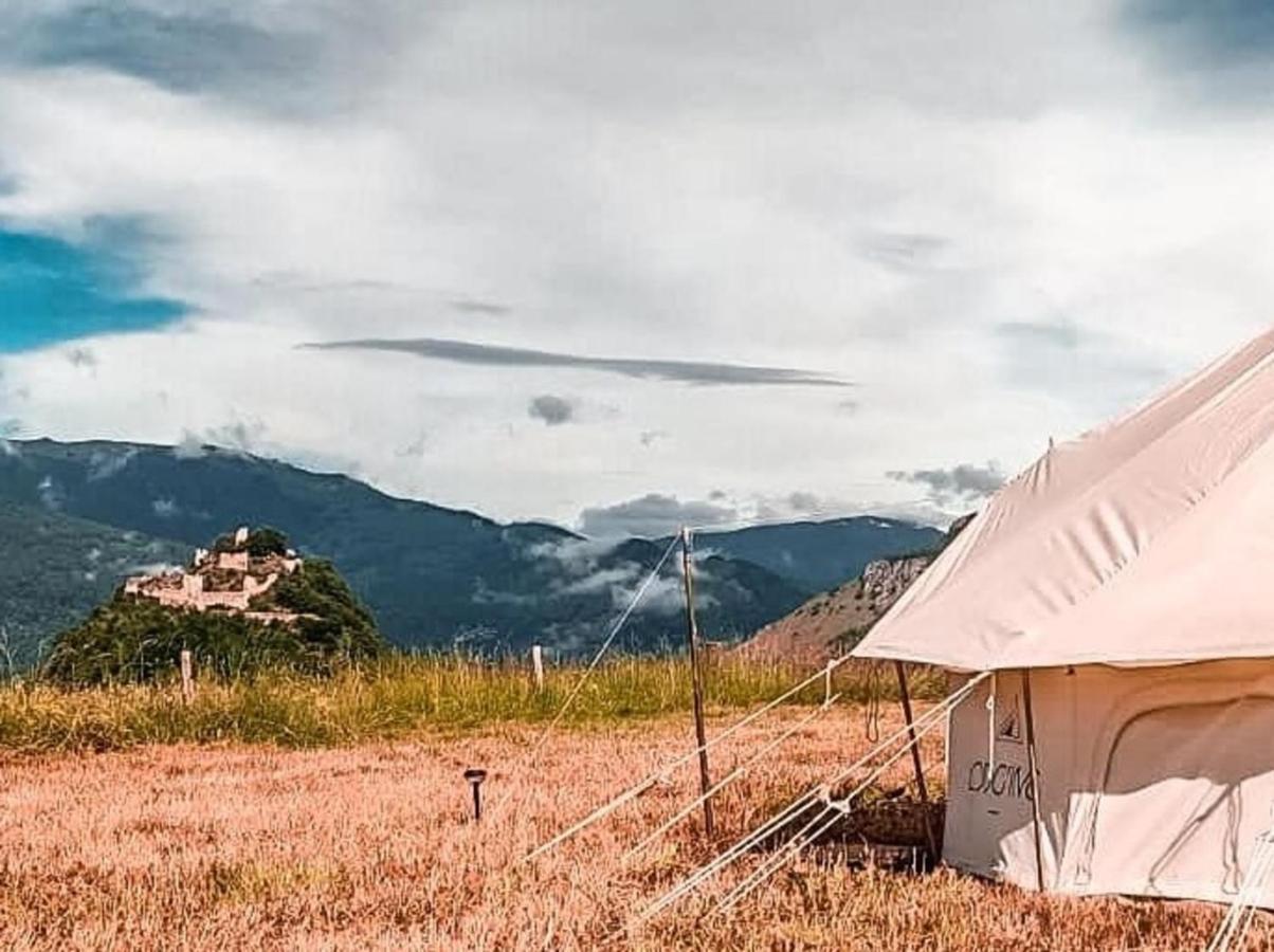 Lodg'Ing Secret Camp Ariege Hotel Lordat Exterior foto